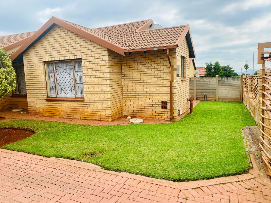 To Let 3 Bedroom Property for Rent in Geelhoutpark North West